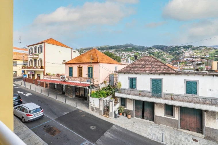 Apartamento T3 para Venda em Estreito de Camara de Lobos Foto 33