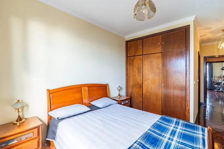 Apartamento T3 para Venda em Estreito de Camara de Lobos Foto 18