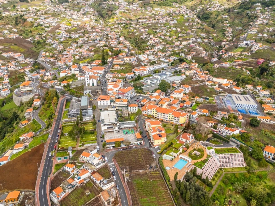 Apartamento T3 para Venda em Estreito de Camara de Lobos Foto 40