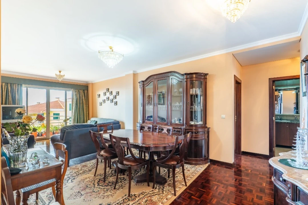 Apartamento T3 para Venda em Estreito de Camara de Lobos Foto 3