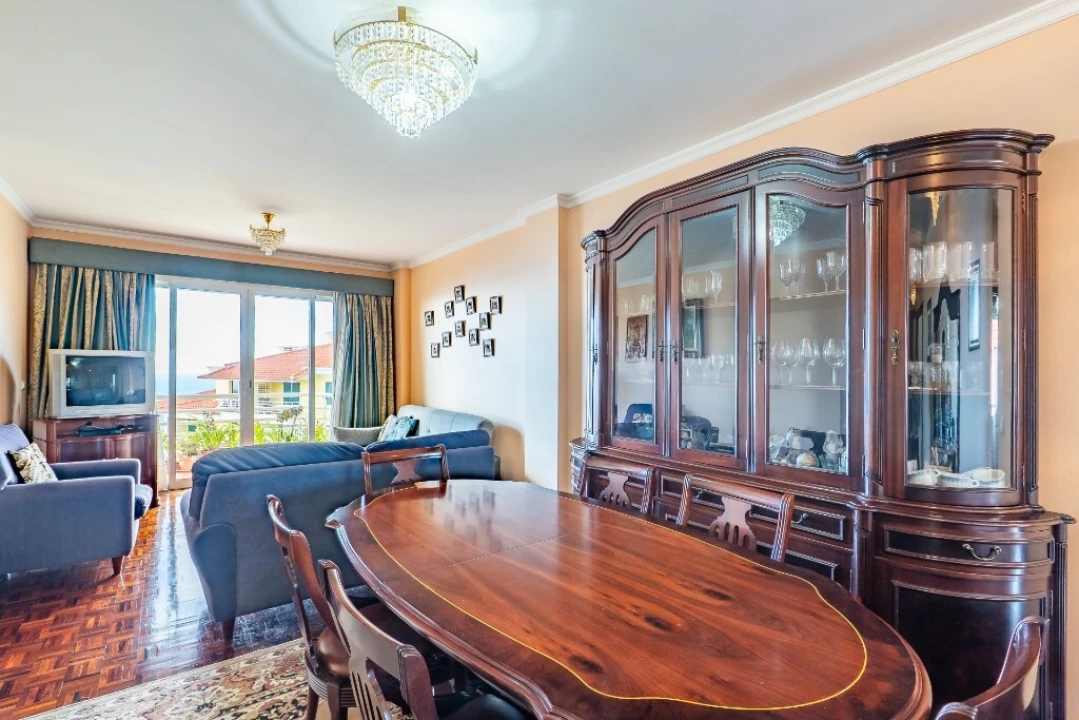 Apartamento T3 para Venda em Estreito de Camara de Lobos Foto 4