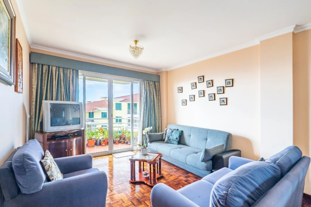 Apartamento T3 para Venda em Estreito de Camara de Lobos Foto 7