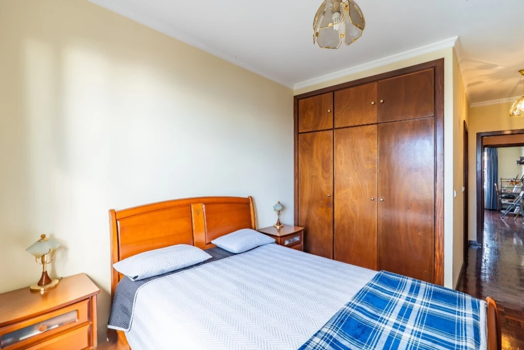 Apartamento T3 para Venda em Estreito de Camara de Lobos Foto 18