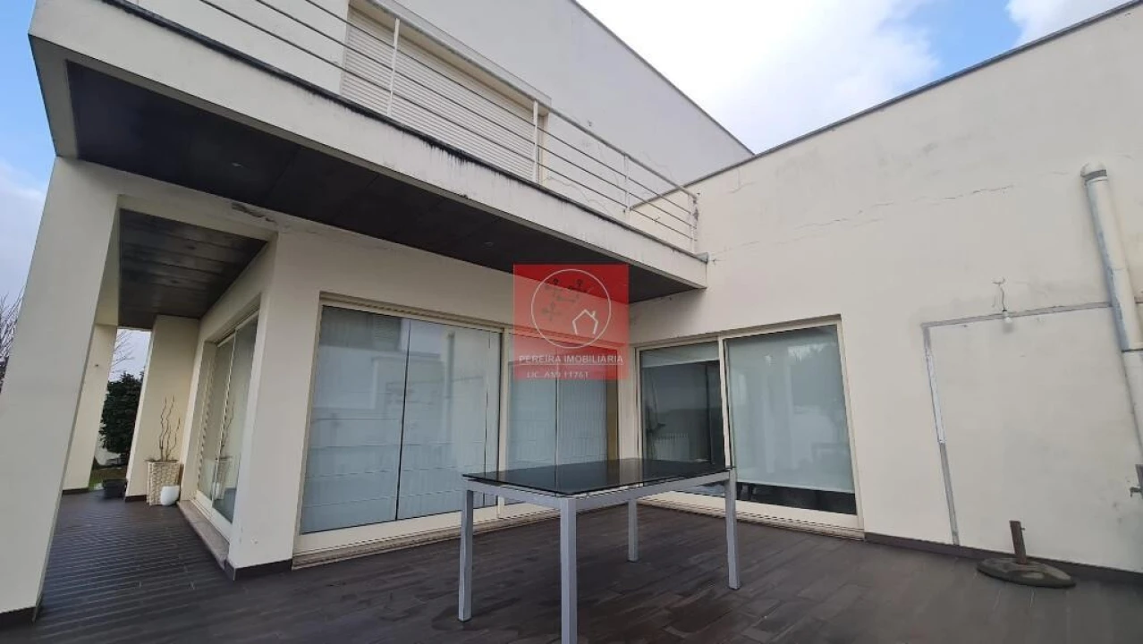 Moradia T3 para Venda em Lijo Foto 4