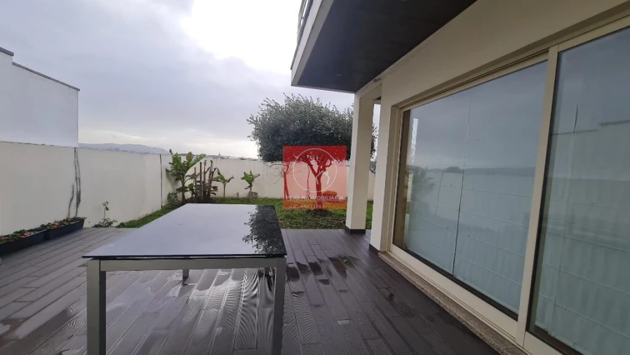 Moradia T3 para Venda em Lijo Foto 7