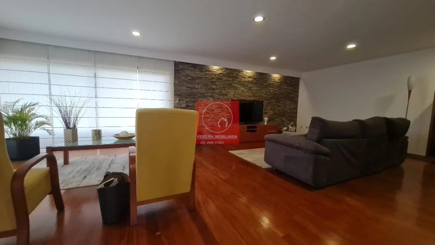 Moradia T3 para Venda em Lijo Foto 9