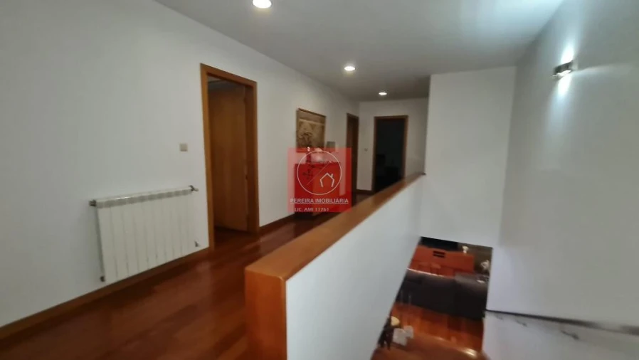 Moradia T3 para Venda em Lijo Foto 31