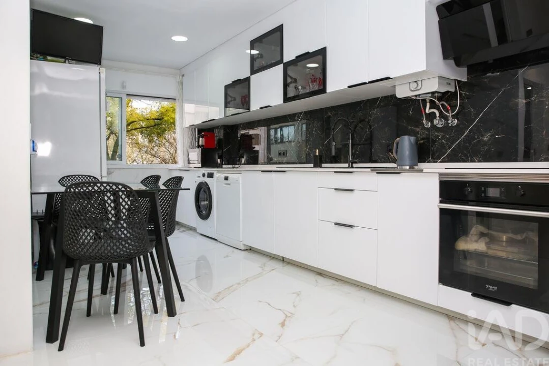 Apartamento T3 para Venda em Massamá e Monte Abraão Foto 8