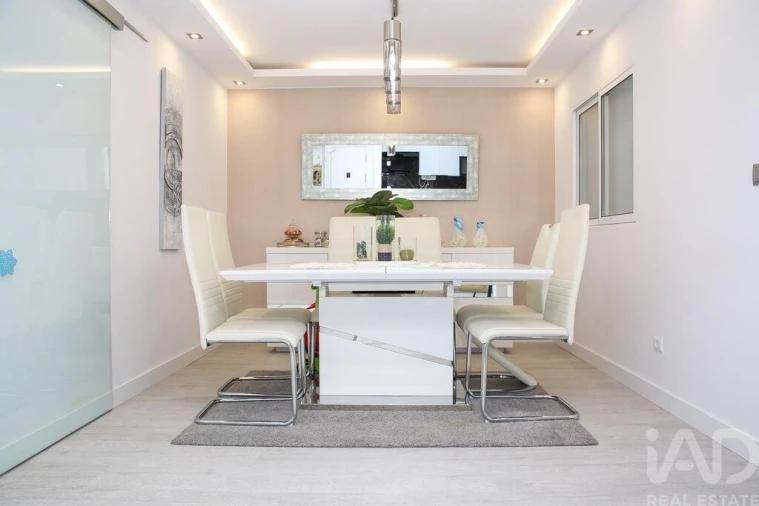 Apartamento T3 para Venda em Massamá e Monte Abraão Foto 13