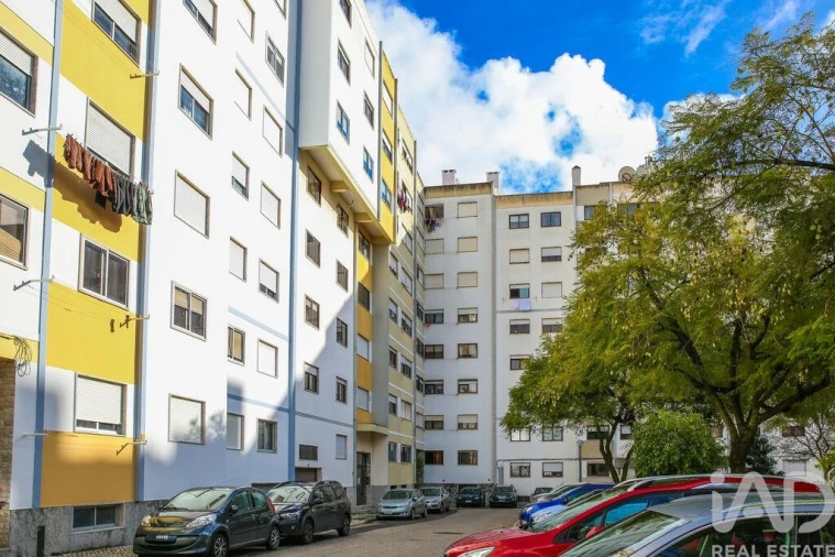 Apartamento T3 para Venda em Massamá e Monte Abraão Foto 18