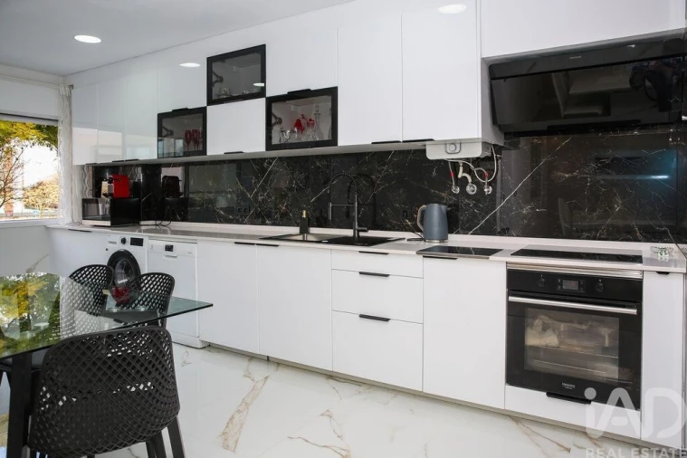 Apartamento T3 para Venda em Massamá e Monte Abraão Foto 10