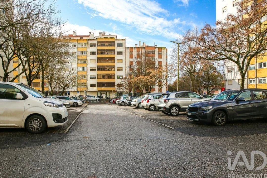 Apartamento T3 para Venda em Massamá e Monte Abraão Foto 19