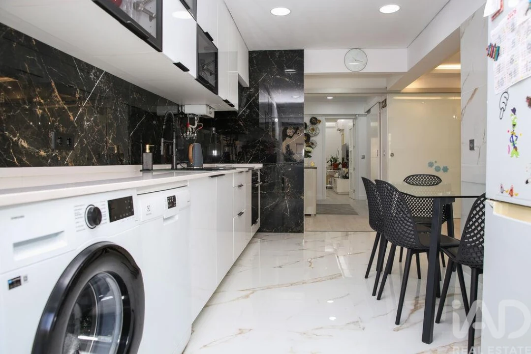 Apartamento T3 para Venda em Massamá e Monte Abraão Foto 11