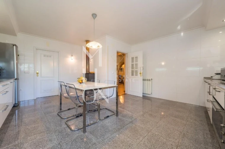 Moradia T6 para Venda em Aldeia da Mata Foto 22