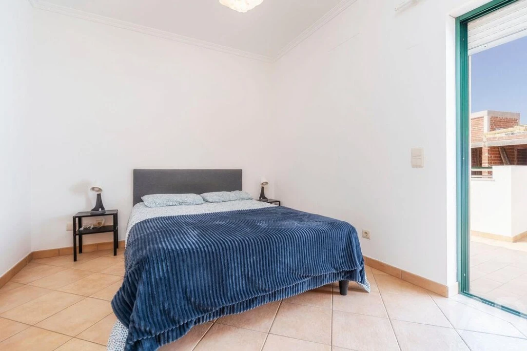 Apartamento T3 para Arrendamento em Faro (Sé e São Pedro) Foto 13
