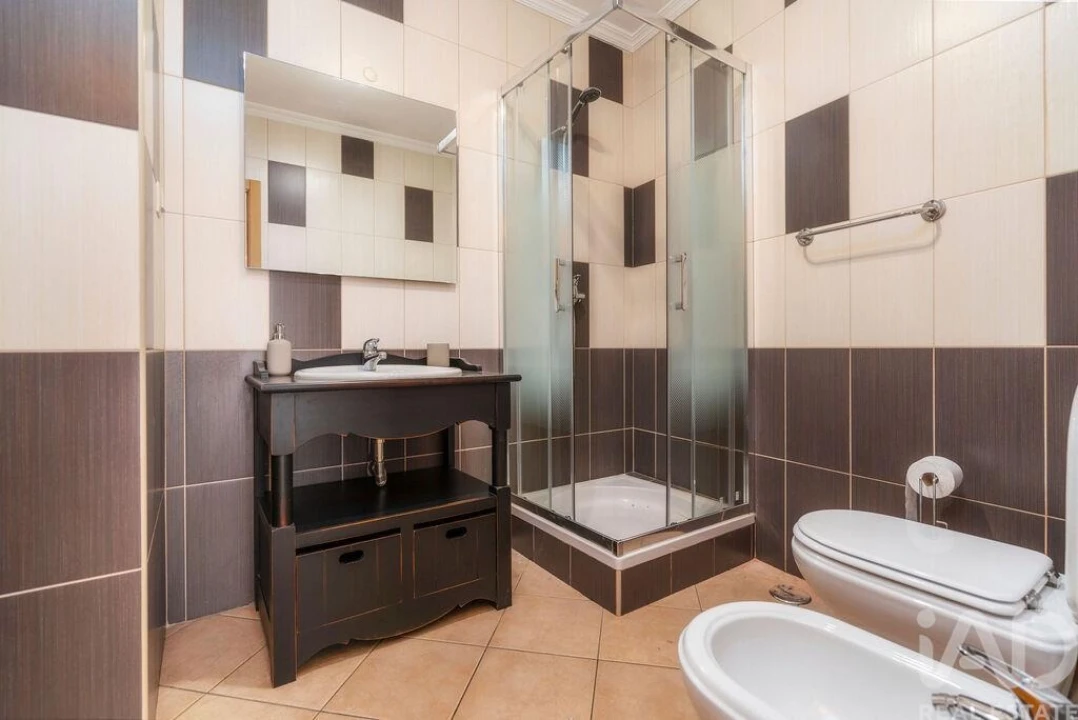 Apartamento T3 para Arrendamento em Faro (Sé e São Pedro) Foto 12