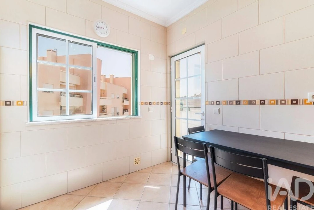 Apartamento T3 para Arrendamento em Faro (Sé e São Pedro) Foto 24