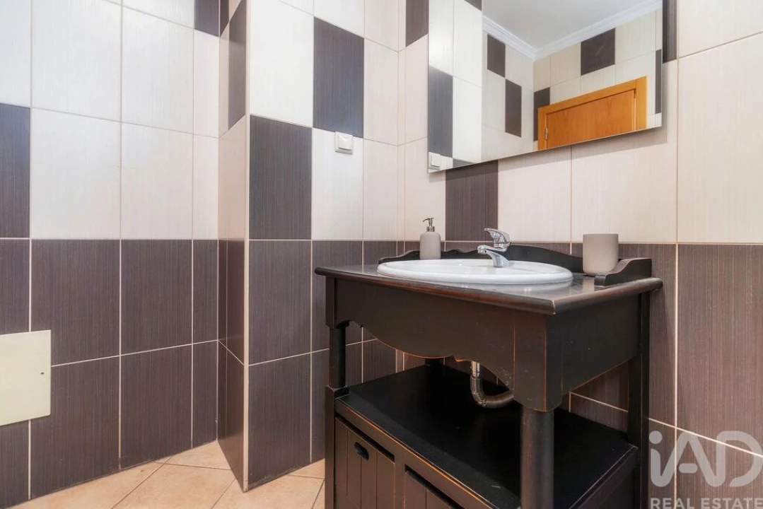 Apartamento T3 para Arrendamento em Faro (Sé e São Pedro) Foto 11