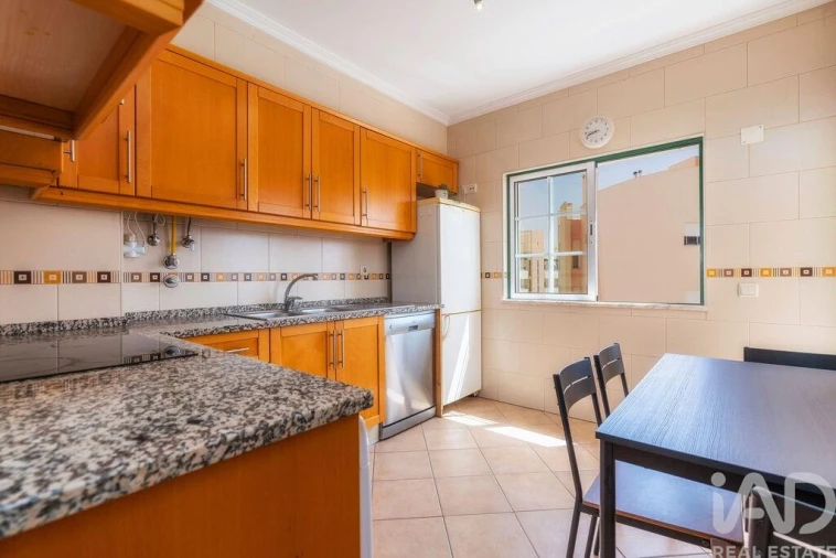 Apartamento T3 para Arrendamento em Faro (Sé e São Pedro) Foto 23