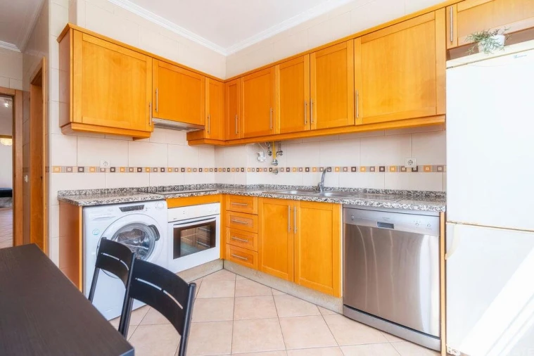 Apartamento T3 para Arrendamento em Faro (Sé e São Pedro) Foto 25