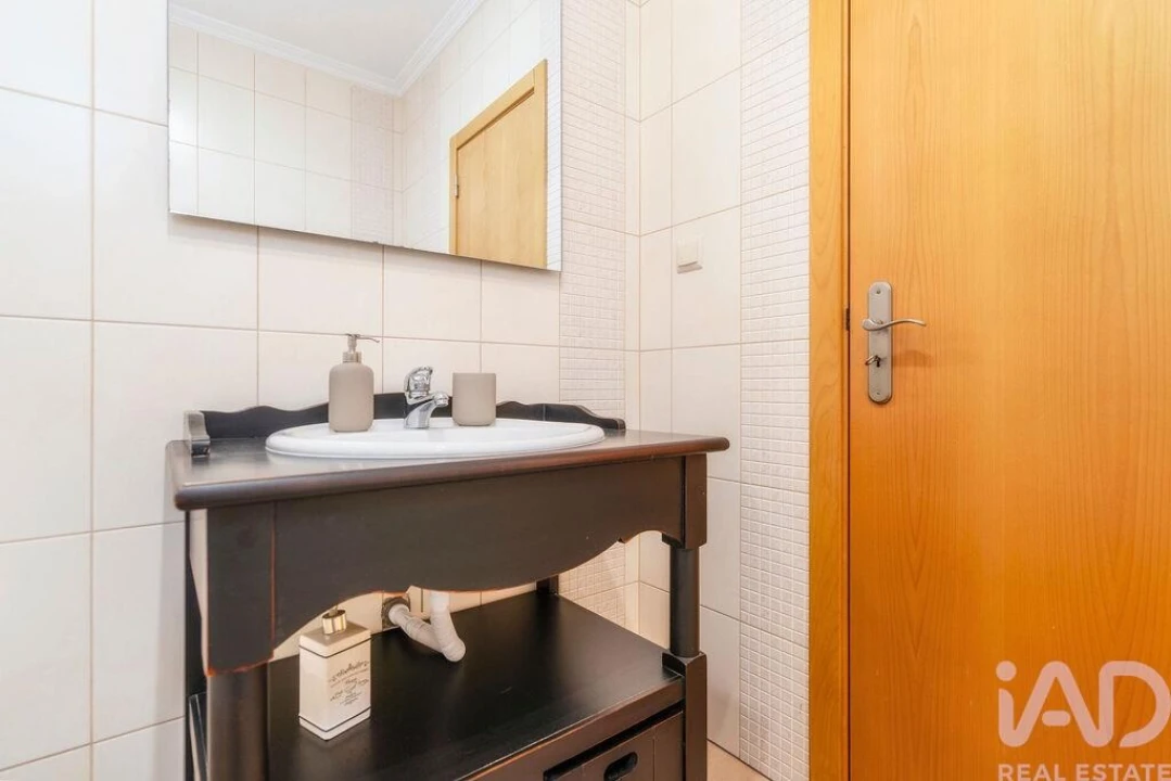 Apartamento T3 para Arrendamento em Faro (Sé e São Pedro) Foto 19