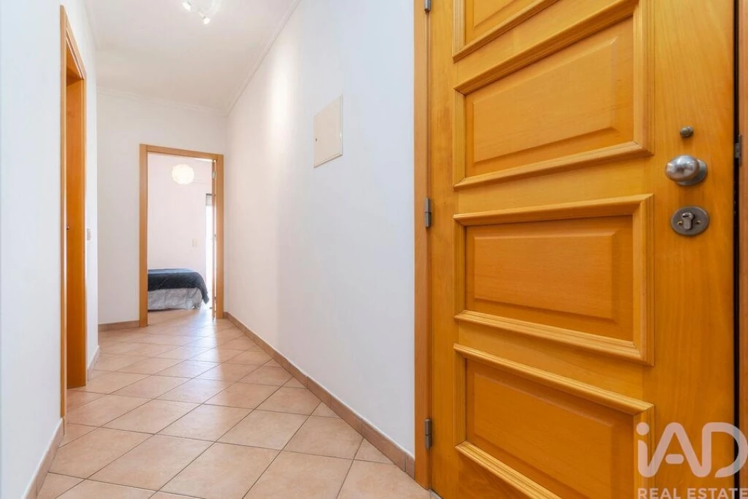 Apartamento T3 para Arrendamento em Faro (Sé e São Pedro) Foto 20