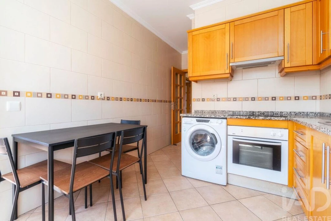 Apartamento T3 para Arrendamento em Faro (Sé e São Pedro) Foto 27