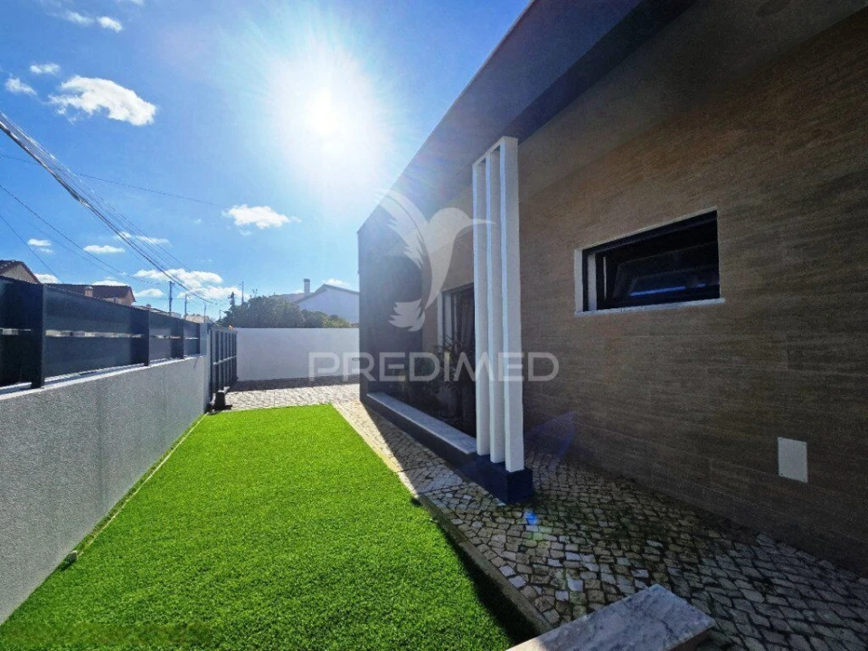 Moradia T4 para Venda em Azeitão (São Lourenço e São Simão) Foto 3