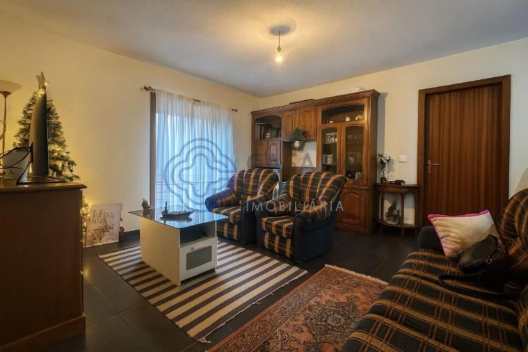 Moradia T2 para Venda em Campo e Sobrado Foto 5