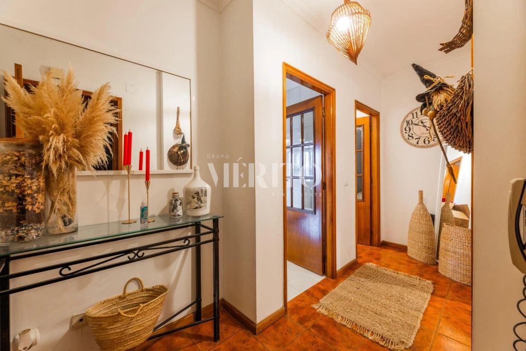 Apartamento T2 para Venda em Delães Foto 3