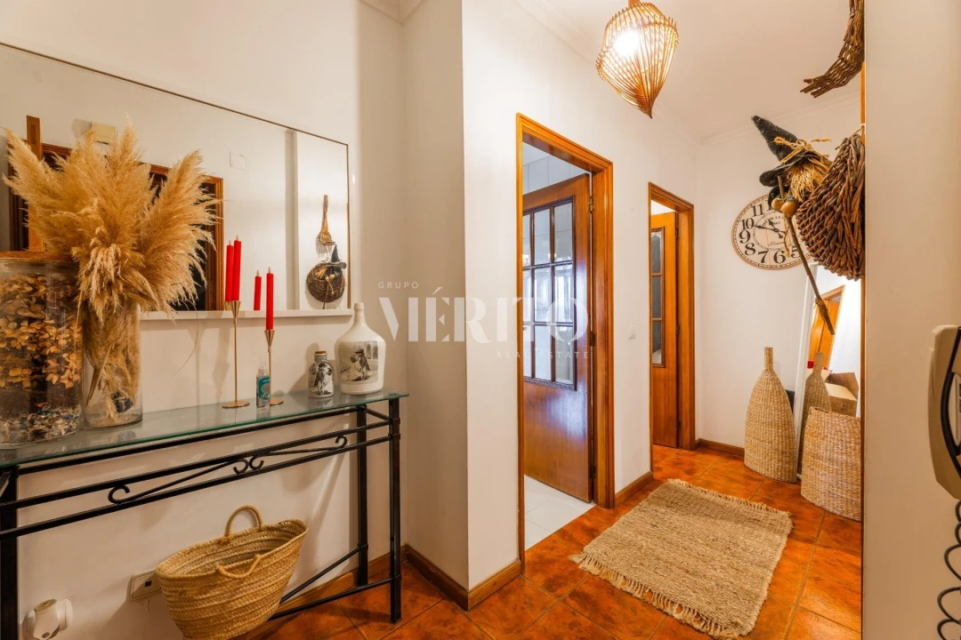 Apartamento T2 para Venda em Delães Foto 4