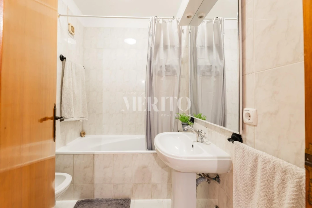 Apartamento T2 para Venda em Delães Foto 8