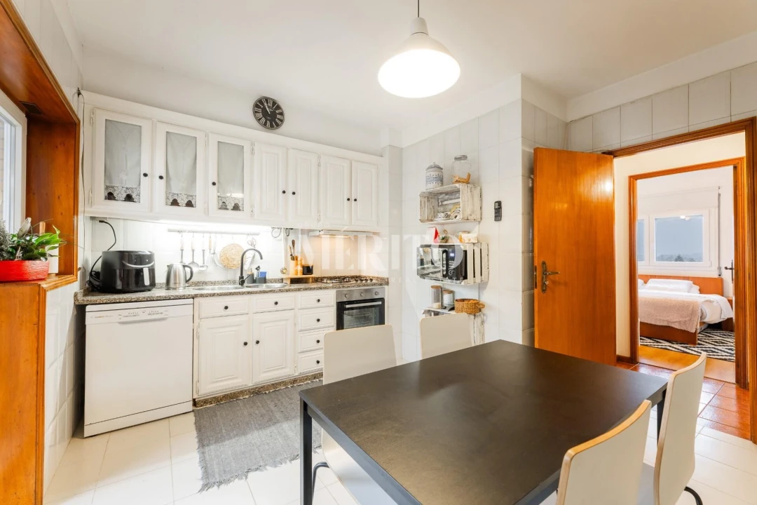 Apartamento T2 para Venda em Delães Foto 3