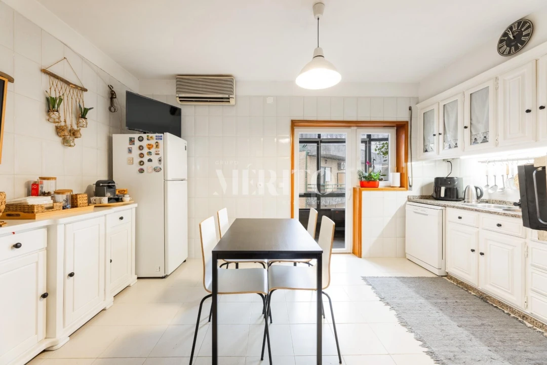 Apartamento T2 para Venda em Delães Foto 1