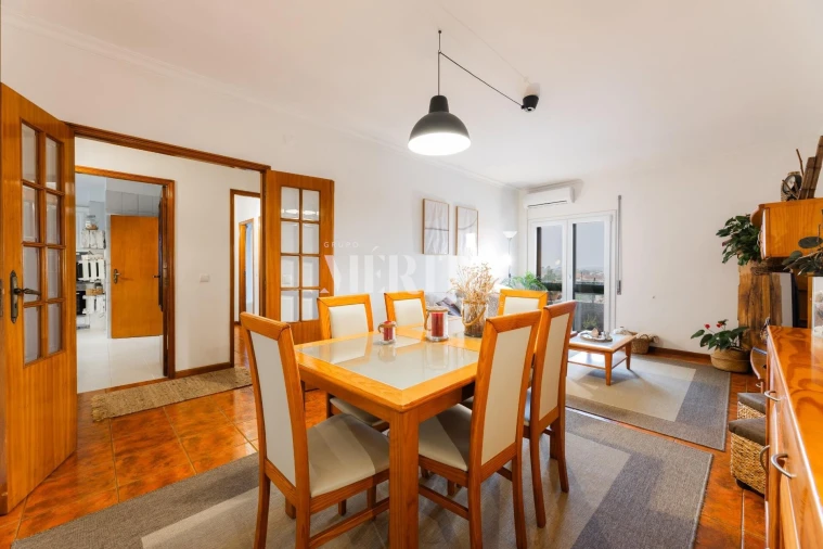 Apartamento T2 para Venda em Delães Foto 1