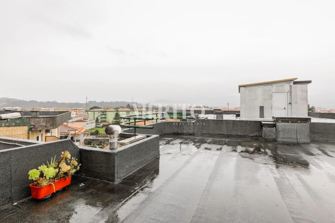 Apartamento T2 para Venda em Delães Foto 15