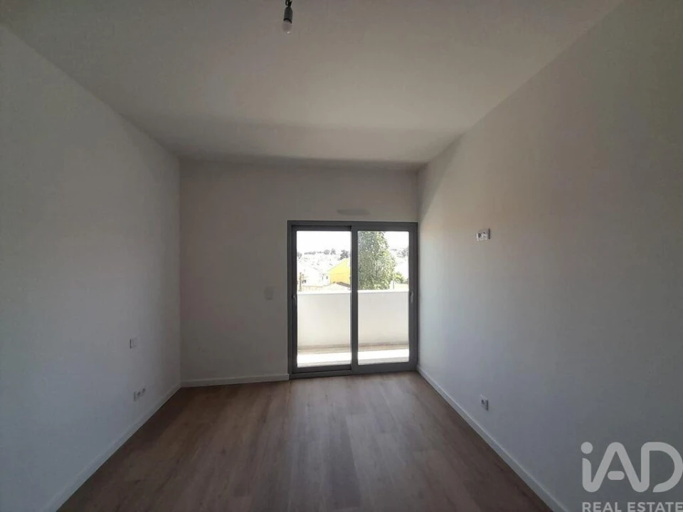 Apartamento T3 para Venda em Quinta do Conde Foto 12