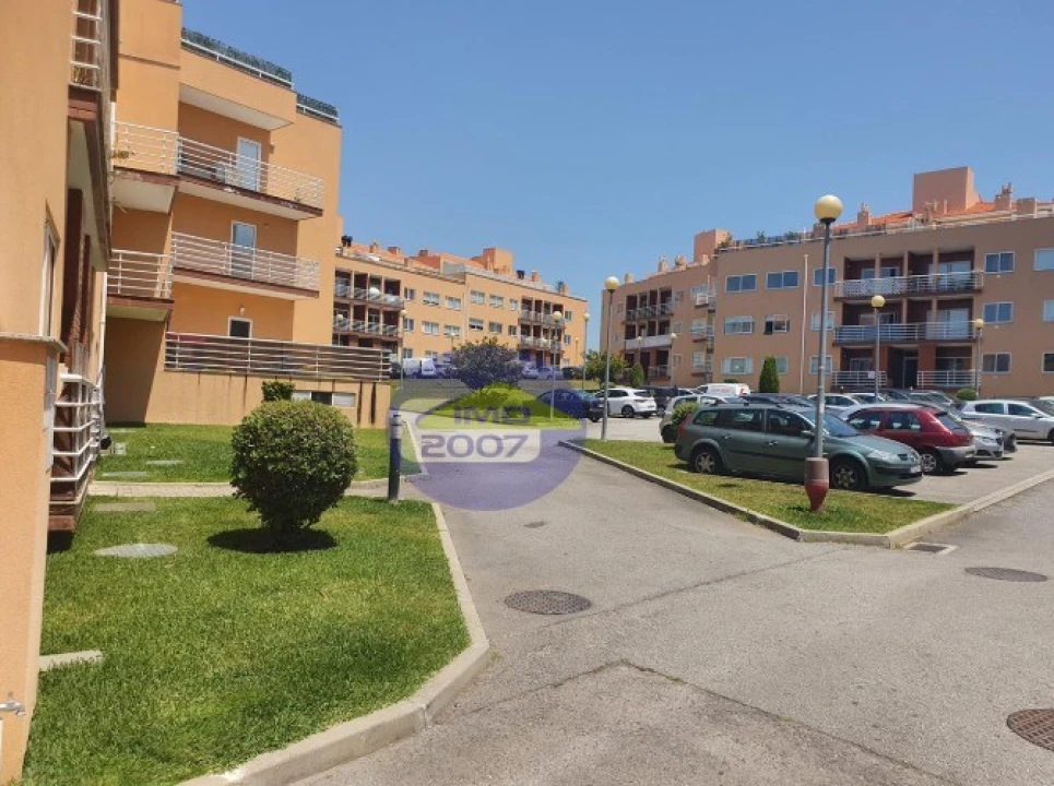 Apartamento T1 para Venda em Canelas Foto 1