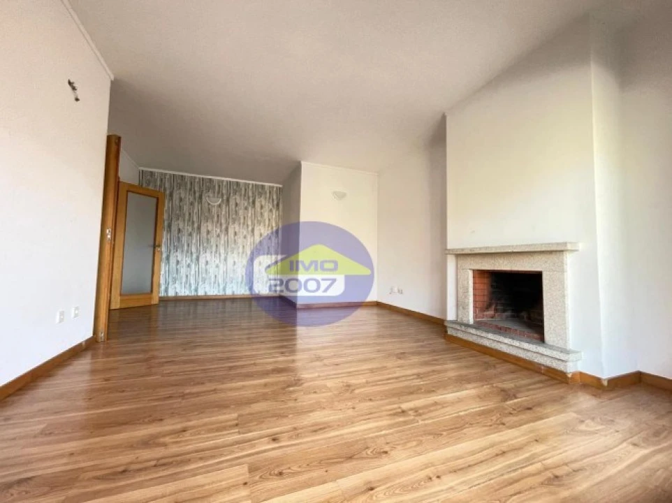 Apartamento T1 para Venda em Canelas Foto 7