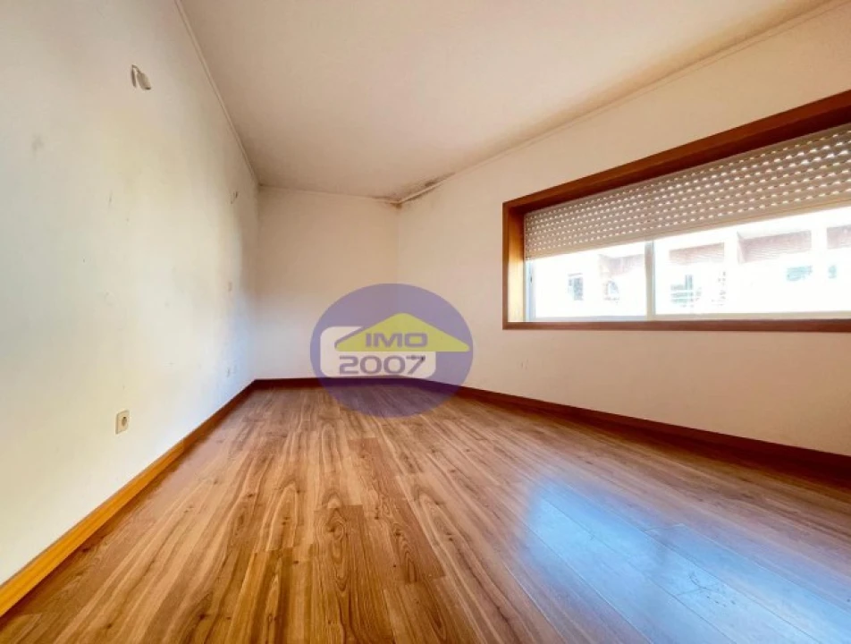 Apartamento T1 para Venda em Canelas Foto 11