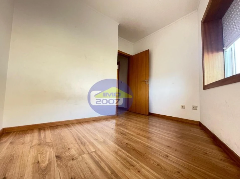 Apartamento T1 para Venda em Canelas Foto 14