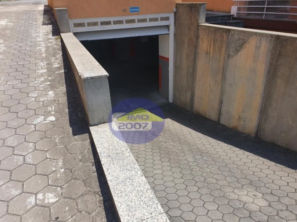 Apartamento T1 para Venda em Canelas Foto 20