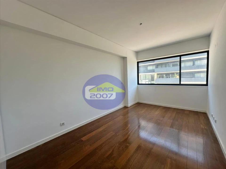 Apartamento T4 para Venda em Mafamude e Vilar do Paraíso Foto 11