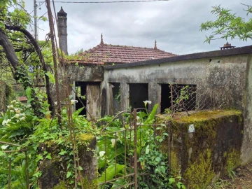 Moradia T2 para Venda em Candemil e Gondar