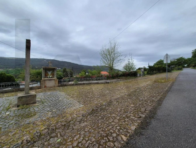 Moradia T2 para Venda em Candemil e Gondar Foto 18