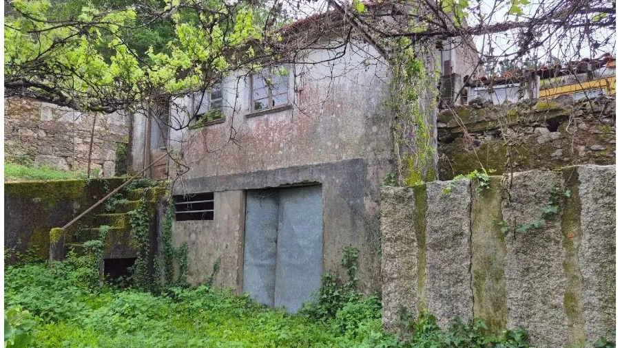 Moradia T2 para Venda em Candemil e Gondar