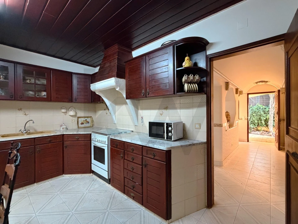 Moradia T3 para Venda em Quelfes Foto 13