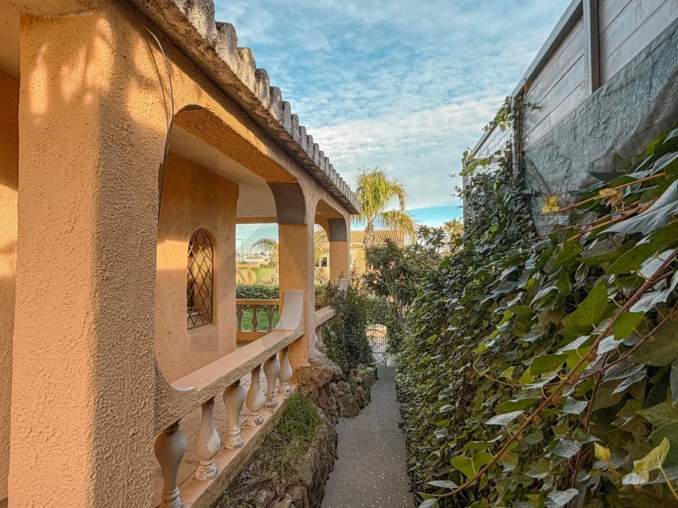 Moradia T3 para Venda em Quelfes Foto 40