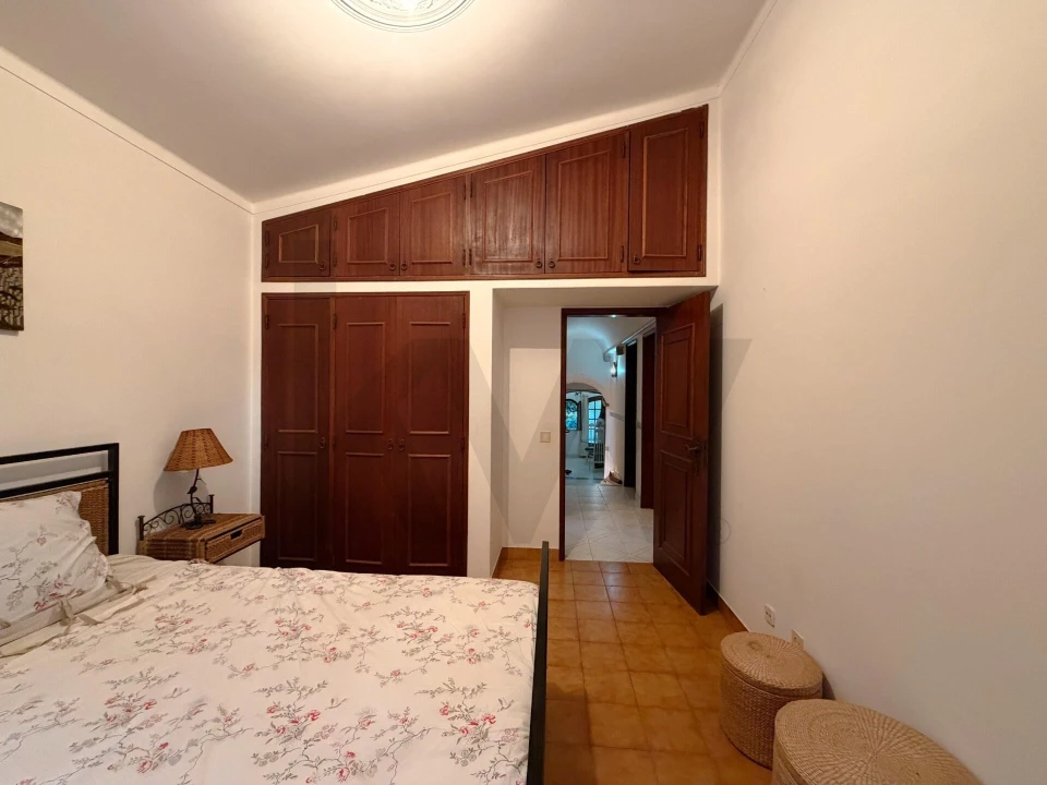 Moradia T3 para Venda em Quelfes Foto 18