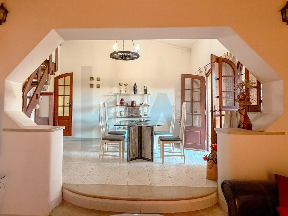 Moradia T3 para Venda em Quelfes Foto 9